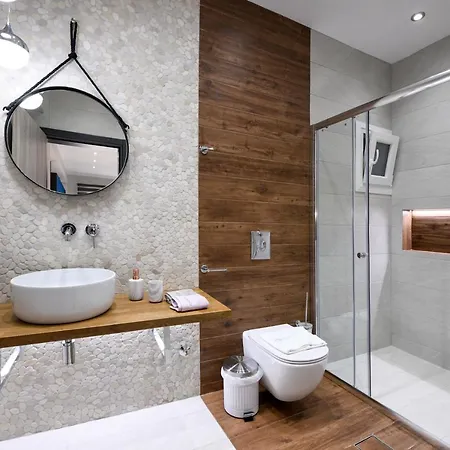 Adell Deluxe Apartament *