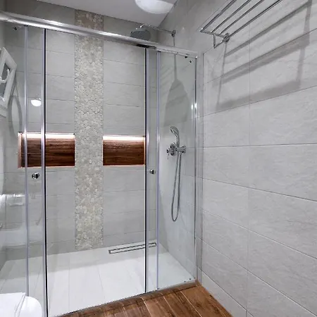 Adell Deluxe * Kawala