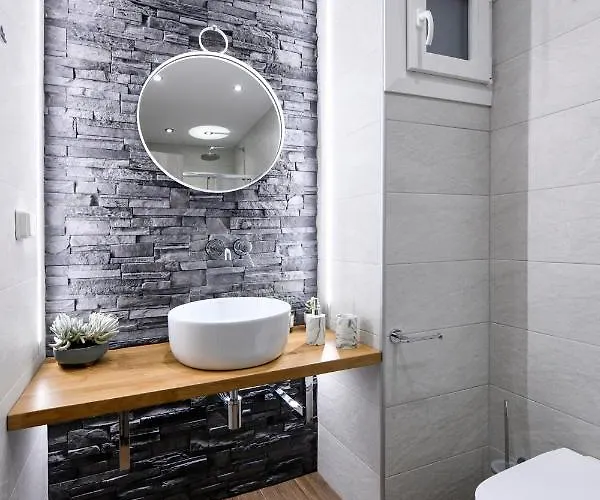 Adell Deluxe Apartament *